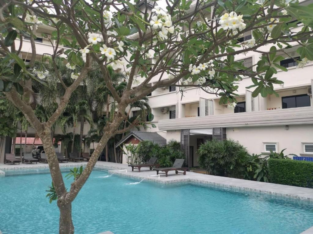 The Zen Hotel Pattaya Buitenkant foto