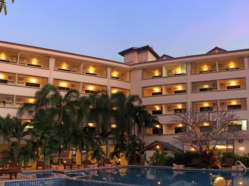 The Zen Hotel Pattaya Buitenkant foto